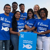 مجموعة من القادة الشباب على متن قارب السلام في ستوكهولم بالسويد، لإطلاق النسخة الثانية من برنامج شباب المحيط وسفراء المناخ.