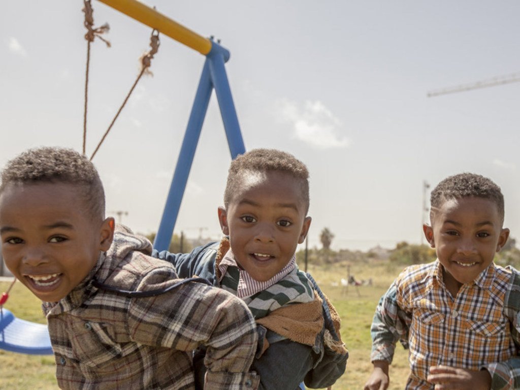Des enfants jouent à Tripoli, en Libye.