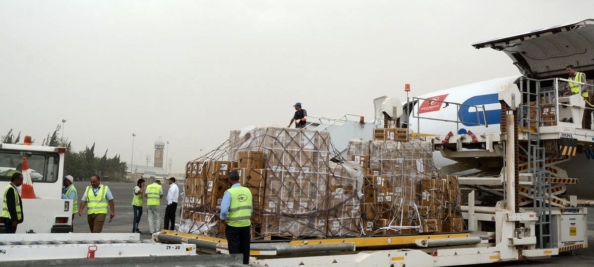 منظمة الصحة العالمية تنقل جوا أكثر من 500 طن من الأدوية الأساسية والإمدادات الطبية إلى اليمن 