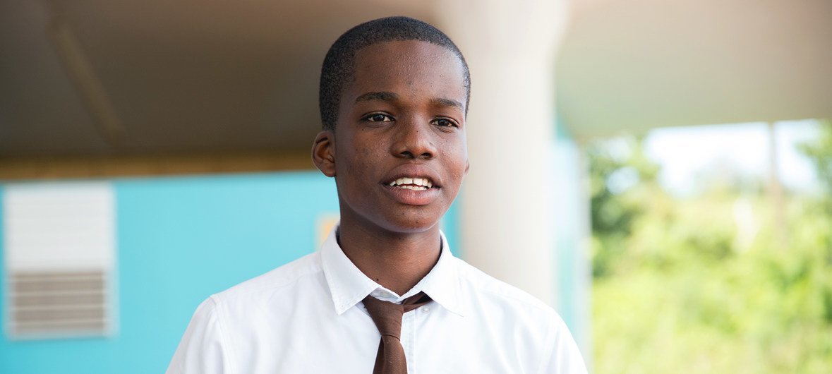 在加勒比地区2018年飓风季节之前，15岁的阿海佳·威廉姆斯（Ahijah Williams）一直在多米尼加的学校里接受减灾培训。