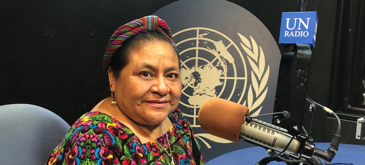 La líder indígena y premio Nobel de la paz Rigoberta Menchú durante la entrevista con Noticias ONU