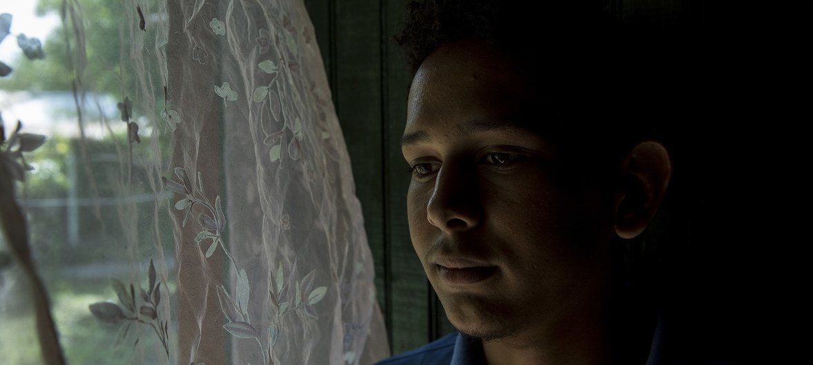 17-летний Виктор - один из миллионов детей и подростков, которые подвергаются травле в школе. 