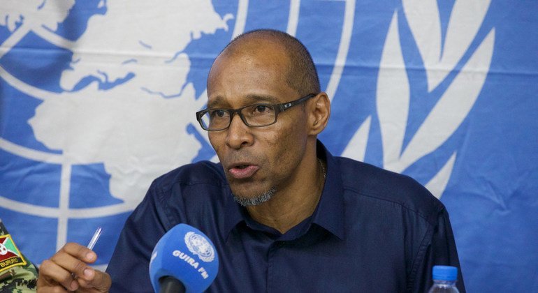 MINUSCA spokesperson, Vladimir Monteiro, at a press conference in the Central African Republic on 2 May 2018.