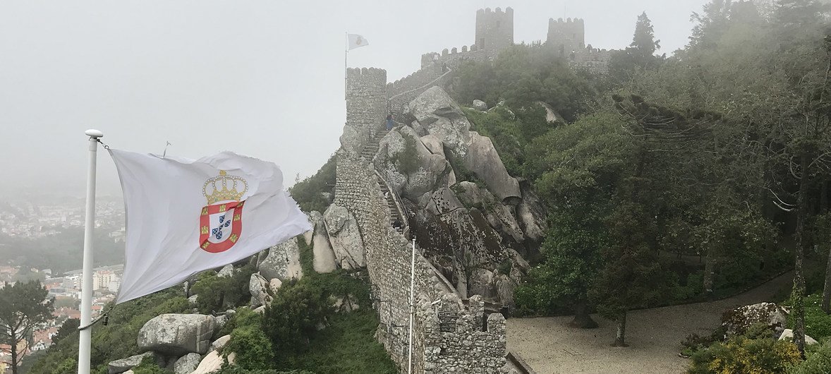 联合国教科文组织世界遗产、葡萄牙辛特拉地区的摩尔人城堡。