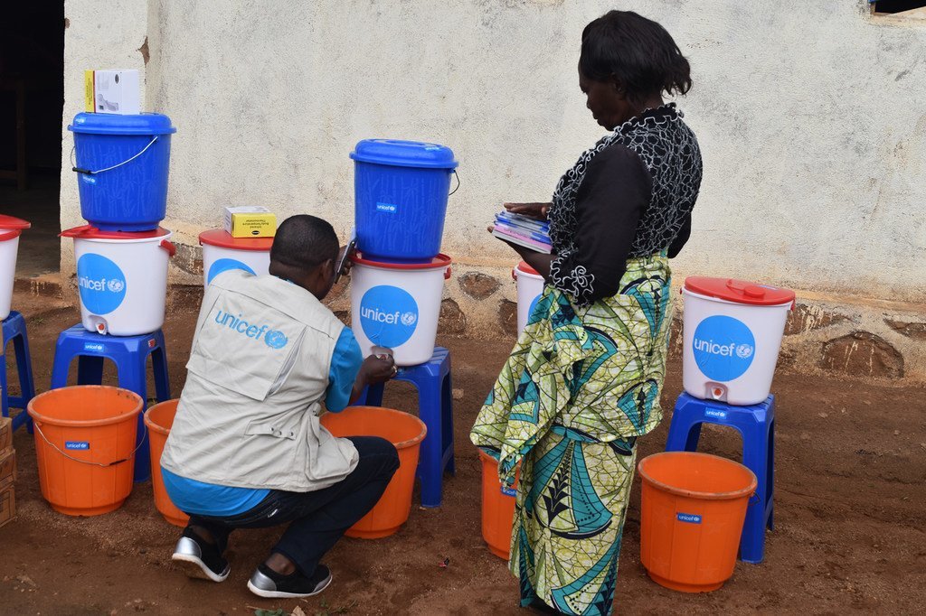 L'UNICEF fournit une assistance à des milliers de personnes pour lutter contre l'épidémie d'Ebola en RDC.