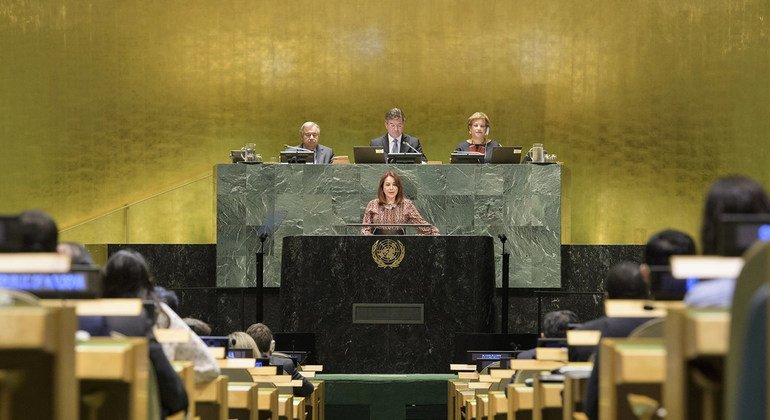 La presidenta de la Asamblea General, María Fernanda Espinosa, ofrece su discurso de apertura de la 73ª sesión de la Asamblea General