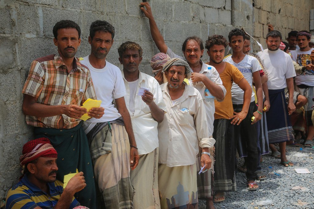 联合国儿童基金会支持的紧急人道主义物资供应于2018年6月在也门荷台达分发。