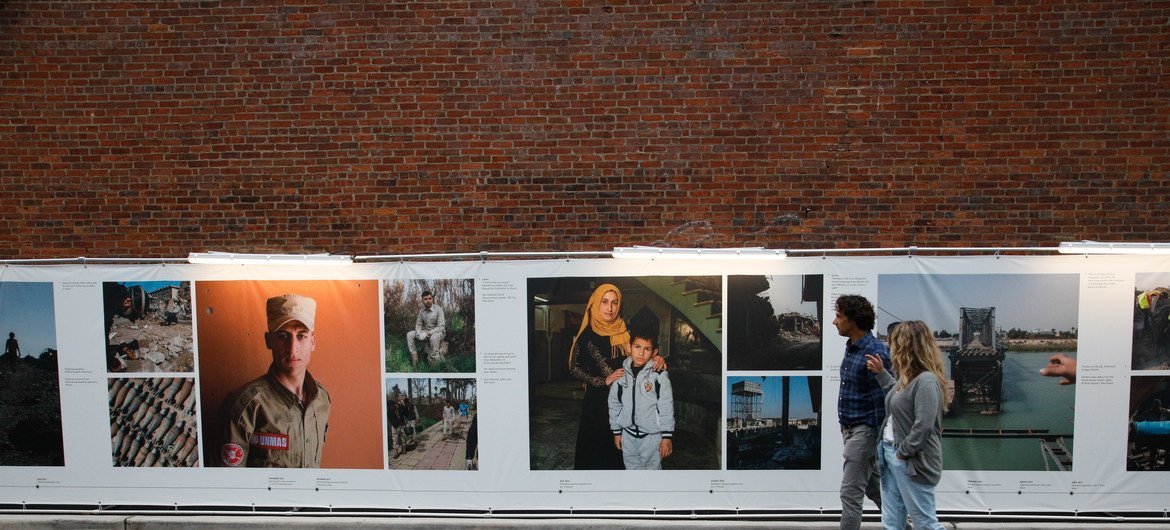 معرض الصور الذي نظمته دائرة الأمم المتحدة للأعمال المتعلقة بالألغام في نيويورك للتوعية بمخاطر الألغام في العراق وجهود الأمم المتحدة لإزالتها. (من الأرشيف)