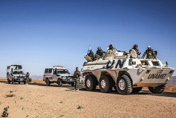 Un equipo de la UNAMID en camino a la zona de Birka, en Darfur del Norte