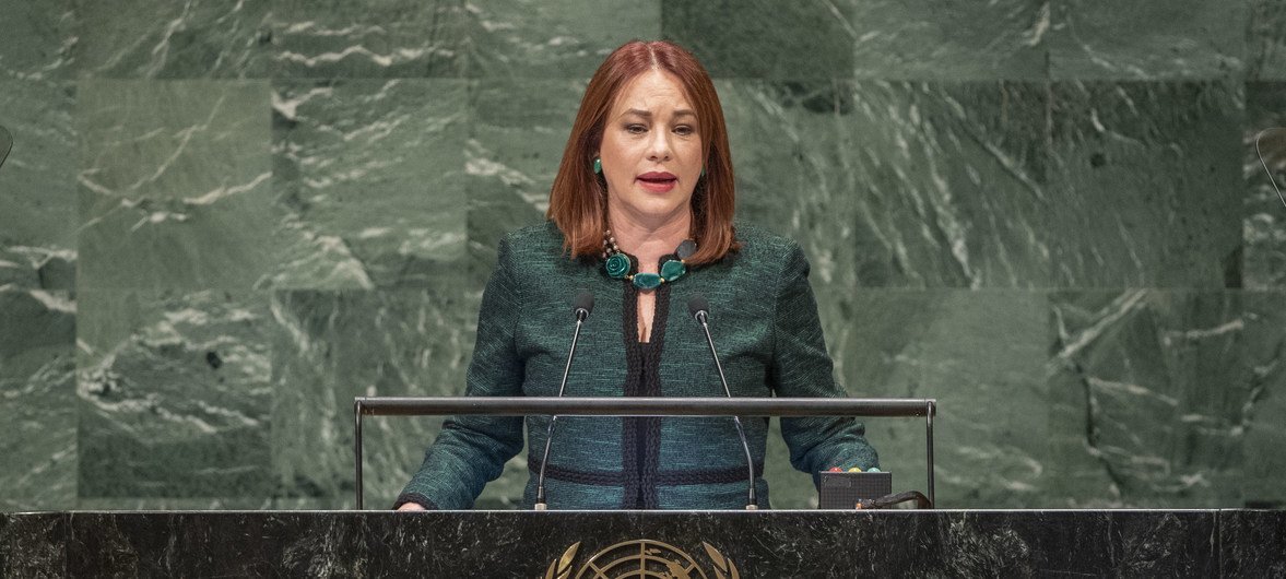 ماريا فرناندا إسبينوزا رئيسة الدورة الثالثة والسبعين للجمعية العامة للأمم المتحدة، خلال كلمتها في افتتاح مداولات الجمعية العامة.