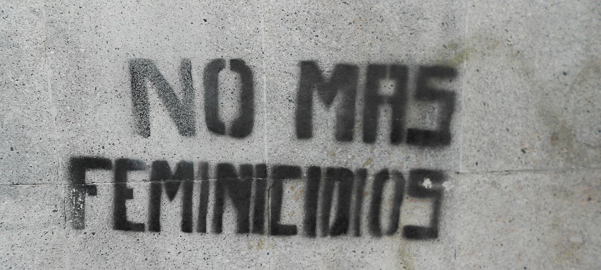 ‘नो मोर होमिसाइड्स’- मैक्सिको सिटी की एक दीवार पर बनी ग्रैफिटी. यहां लिंग आधारित हत्याओं के ख़िलाफ़ जन आंदोलन चल रहा है. 