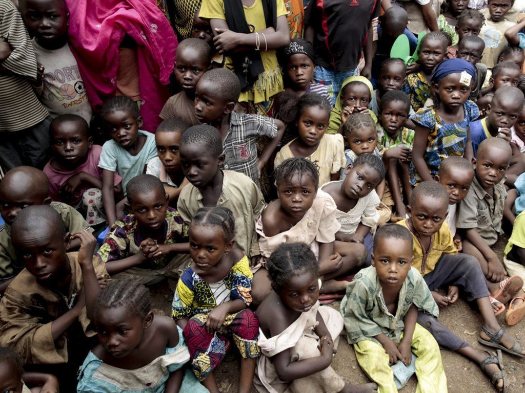 Des enfants déplacés à Bangui, en République centrafricaine.