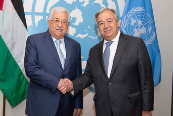 Katibu Mkuu wa Umoja wa Mataifa Antonio Guterres (kulia) akikutana na Rais Mahmoud Abbas wa Palestina kwenye makao makuu ya UN jijini New York, Marekani