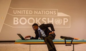 A participant in the seventy-third 73rd General Assembly at the United Nations in New York sets up an unorthodox work place.