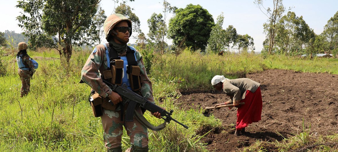 Une Casque bleue d'Afrique du Sud en patrouille dans la région de Béni, en République démocratique du Congo, en mars 2018.
