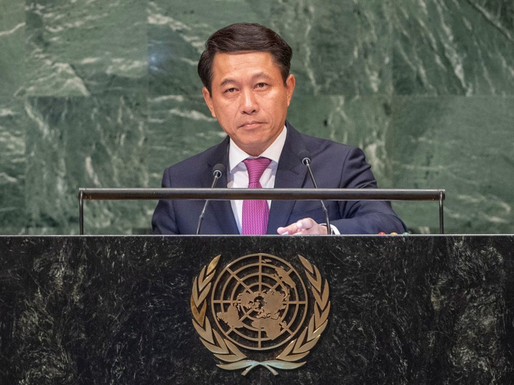 Foreign Minister Saleumxay Kommasith of the Lao People’s Democratic Republic addresses the seventy-third session of the United Nations General Assembly.