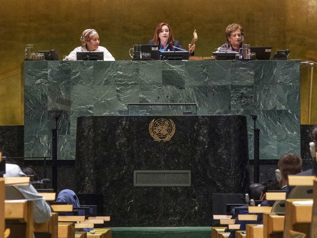 María Fernanda Espinosa Garcés, President of the seventy-third session of the General Assembly, gavels to a close the General Assembly’s annual general debate.