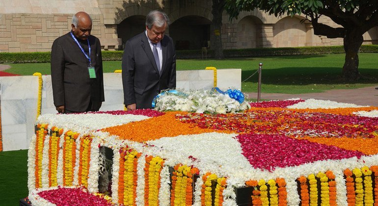 秘书长古特雷斯今天在圣雄甘地陵墓（Raj Ghat ）敬献了花圈。