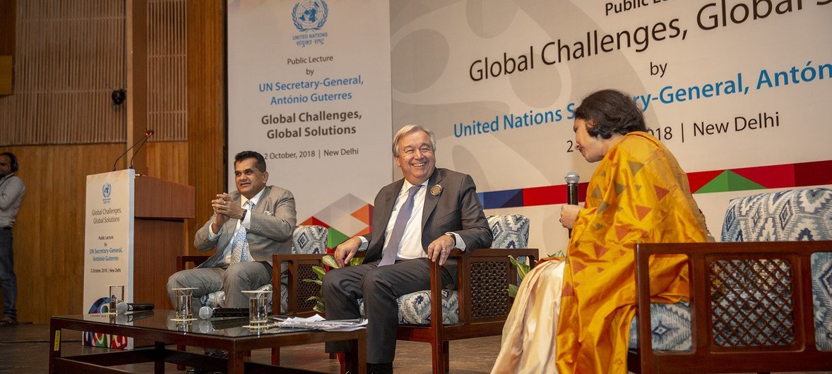 Secretary-General António Guterres delivers a public lecture on the topic 'Global Challenges and Global Solutions' to young people at the India Habitat Centre in New Delhi, India. 2 October 2018.