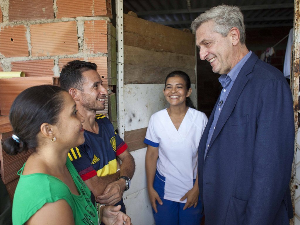 难民高专格兰迪访问哥伦比亚，走访接纳委内瑞拉难民的哥伦比亚境内流离失所家庭。