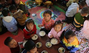 2018年5月9日，朝鲜民主主义人民共和国南黄河州新原县，世界粮食计划署支持的儿童托儿所和哈松幼儿园的儿童。