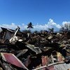 منازل وسيارات مدمرة في متنزه بلاروا غربي بالوا بوسط سولاويزي، عقب الزلزال والتسونامي المدمرين الذين ضربا الجزيرة في 28 سبتمبر 2018.