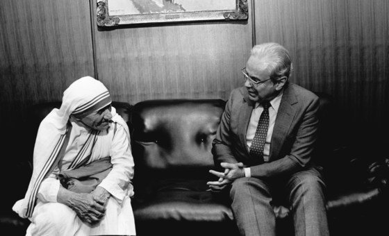 Madre Teresa de Calcutá recebeu o Prêmio Nobel da Paz em 1979 e morreu aos 87 anos, em 5 de setembro de 1997
