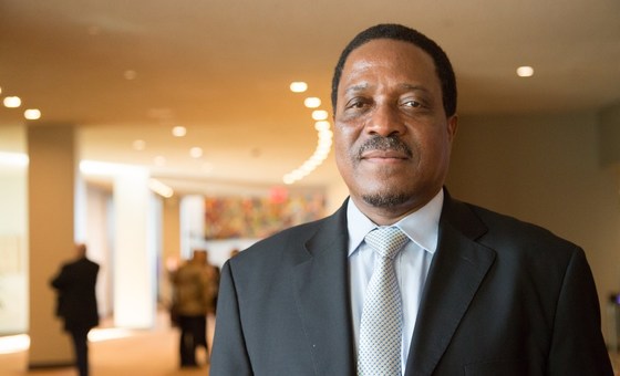 Representante permanente de Moçambique na ONU, António Gumende.   