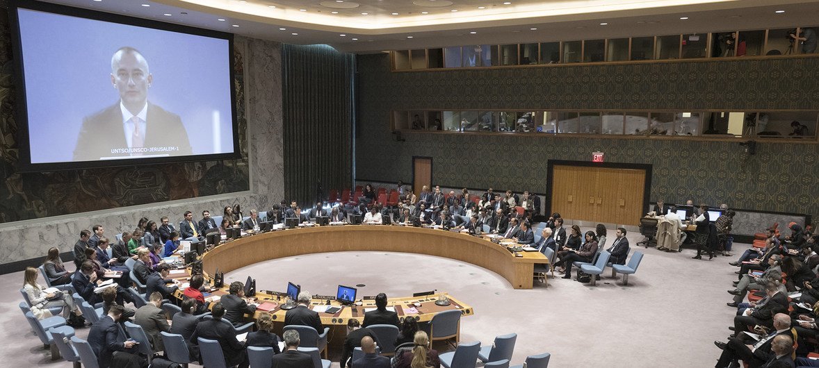 Le Coordonnateur spécial pour le processus de paix au Moyen-Orient, Nickolay Mladenov, s'exprimant devant le Conseil de sécurité sur le Moyen-Orient. (archive - octobre 2018)
