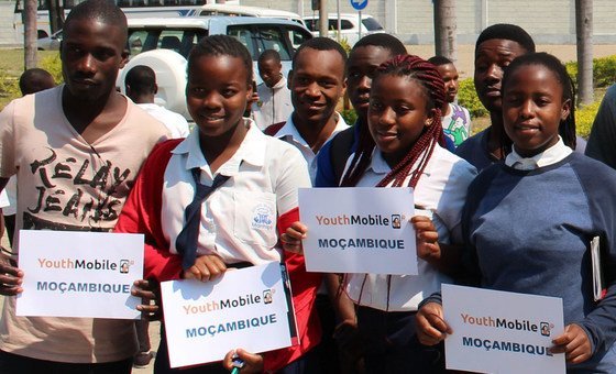 Participantes do projeto Youth Mobile em Moçambique