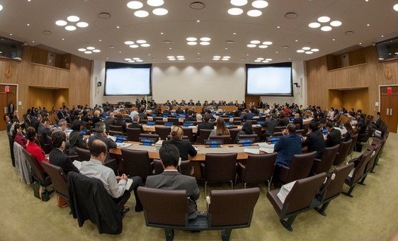महासभा की पाँचवीं समिति के सदस्य संयुक्त राष्ट्र के प्रस्तावित बजट पर विचार करते हैं.