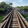 Des rails de chemin de fer dans les faubourgs de Reynosa, au Mexique, à la frontière avec les Etats-Unis.