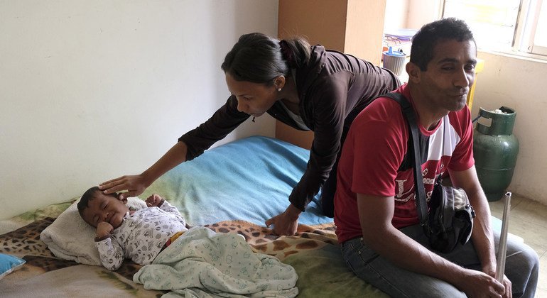 Jamileth, 28, y su pareja, Giulio Ayala, 44, tuvieron que irse de Venezuela por la falta de medicinas para su hijo, Steven. Ahora están en Tumbes, Perú.