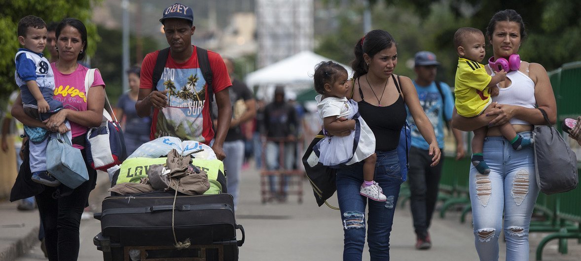 2018年10月，脆弱的委内瑞拉移民与难民来到哥伦比亚边境城市库库塔（Cúcuta）寻求援助。