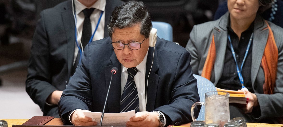 Le Président de la Mission internationale indépendante d’établissement des faits au Myanmar, Marzuki Darusman, devant les membres du Conseil de sécurité en octobre 2018.