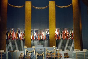 В апреле - июне 1945 г. делегаты из 50 стран на конференции в Сан-Франциско обсуждали и приняли Устав ООН, который вступил в силу 24 октября того же года