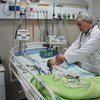 Hospital Al Rantisi, em Gaza. Possíveis vítimas dessa situação incluem recém-nascidos e crianças que dependem de incubadoras.