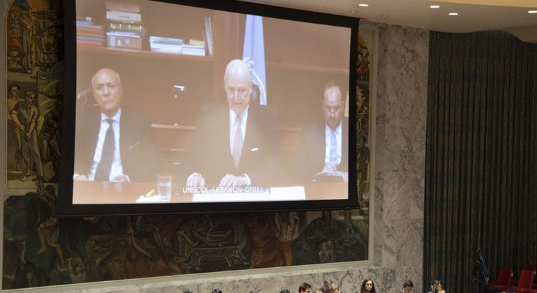 Staffan de Mistura (en la pantalla), el enviado especial para Siria, informa al Consejo de Seguridad por videoconferencia