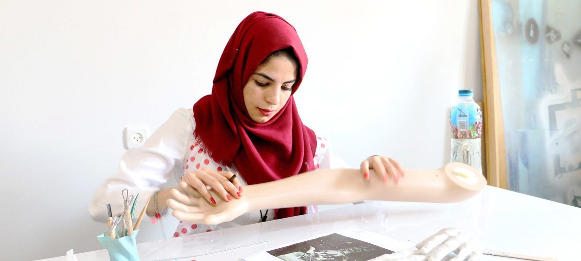جمانة جاد الله مشاركة في مشروع شبابيك للشباب في غزة