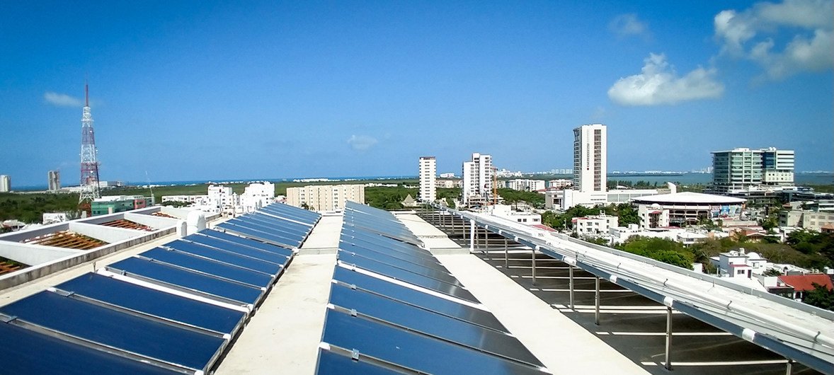 Instalación solar fotovoltaica en la azotea del Hotel LQ, Cancún.
