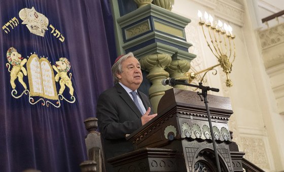 Secretário-geral discursa na Sinagoga Park East, em Nova Iorque. 