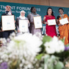 صورة جماعية للفائزات خلال حفل توزيع جوائز الأونكتاد لسيدات الأعمال  خلال منتدى الاستثمار العالمي 2018.