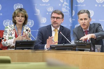 Trois experts des droits de l'homme des Nations Unies. De gauche à droite : Agrès Callamard, Bernard Duhaime et David Kaye.