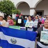 Группа сальвадорских матерей, которые ничего не знают о судьбе своих детей и других пропавших без вести родственниках, отправившихся в другие страны в качестве мигрантов 
