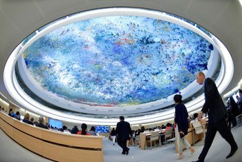 Вид на зал заседаний Совета по правам человека в здании ООН в Женеве 