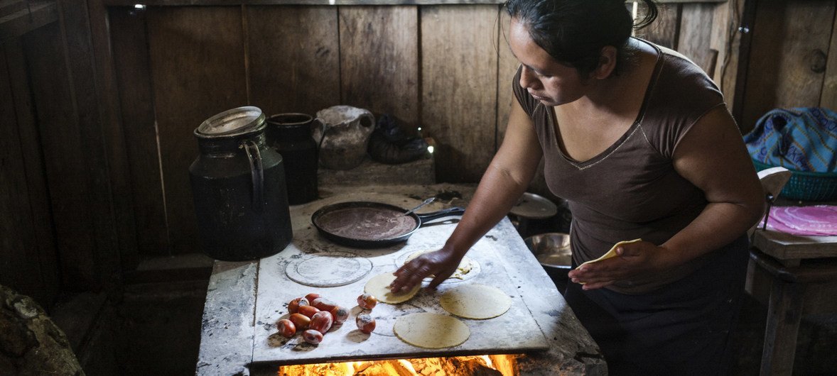 20 July 2017, San Lorenzo, Chiapas, Mexico - Emilia Felipe Jose making tortillas in her home in the village of San Lorenzo. The villlage is populated by Guatemalans who fled their country some years ago.