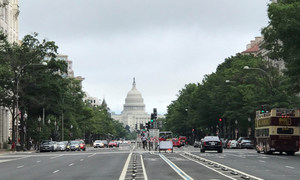 Вид на здание Конгресса США в Вашингтоне