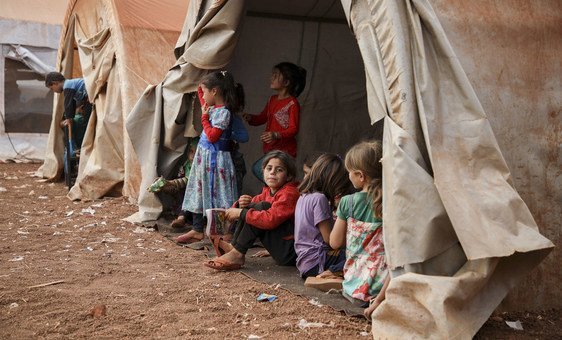 Unicef alerta que crianças que vivem em zonas de conflito em todo o mundo continuam sofrendo com a pobreza extrema