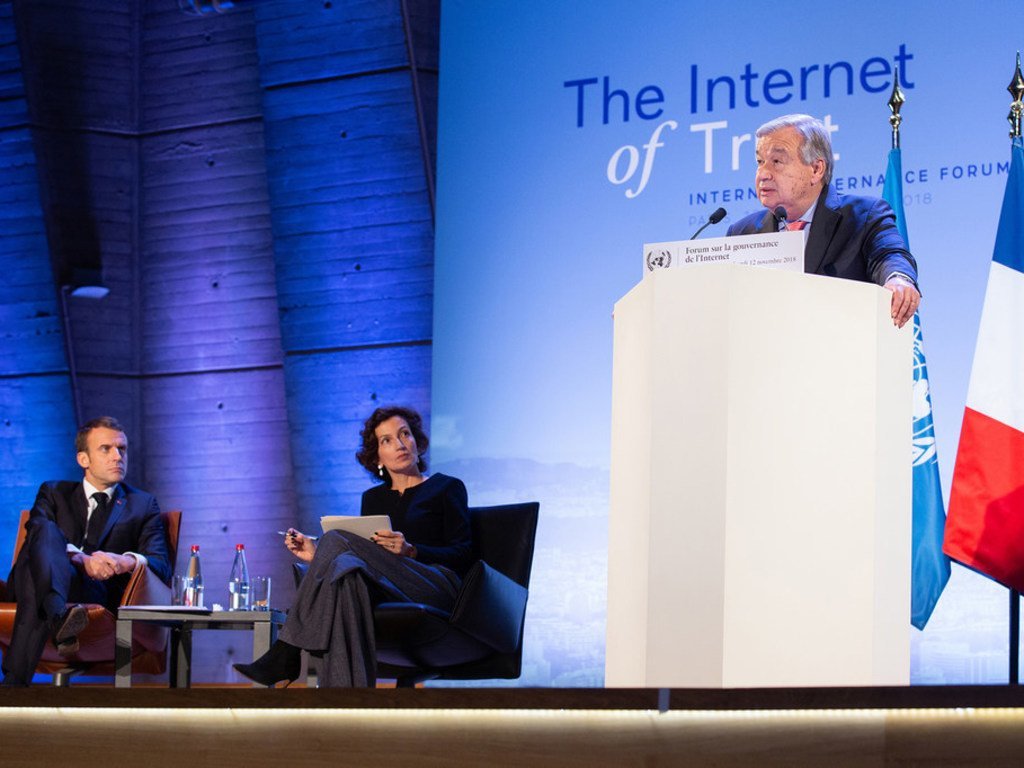 联合国秘书长古特雷斯在巴黎举行的互联网治理论坛上发表讲话。