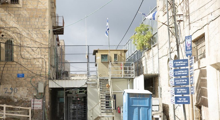 المنطقة العسكرية الإسرائيلية المغلقة في منطقة H2 في مدينة الخليل بالضفة الغربية.